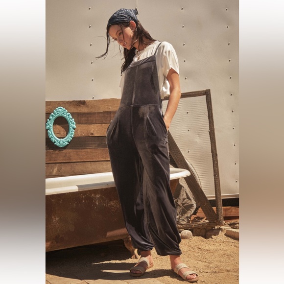 11 Fabulous Stretch Velvet Pleated Overall jumpsuit - Picture 1 of 5